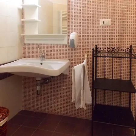 بيت شباب شباب كالارز ميلان