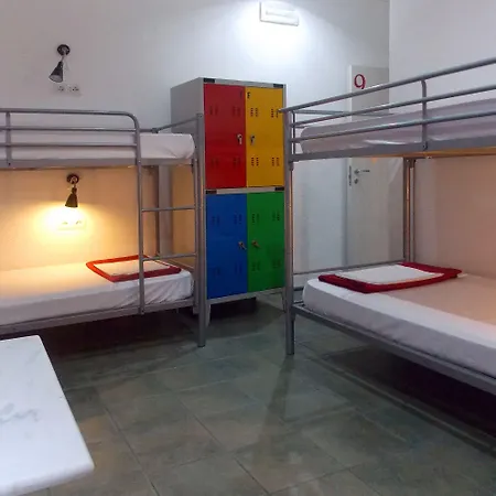 Colours Hostal Milán