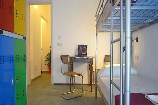 شباب كالارز * ميلان